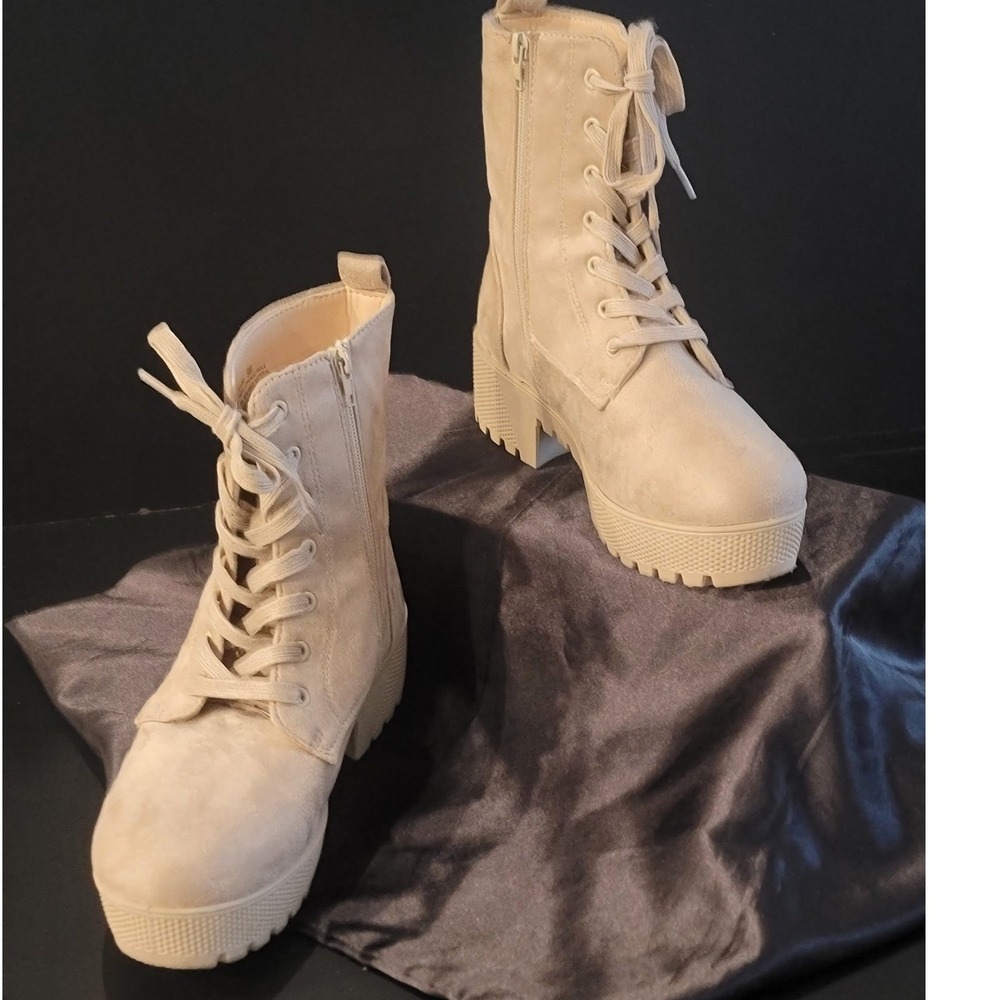Chineseβ Laundry Cream Tan Platform Womens Heel Boots Size 9M